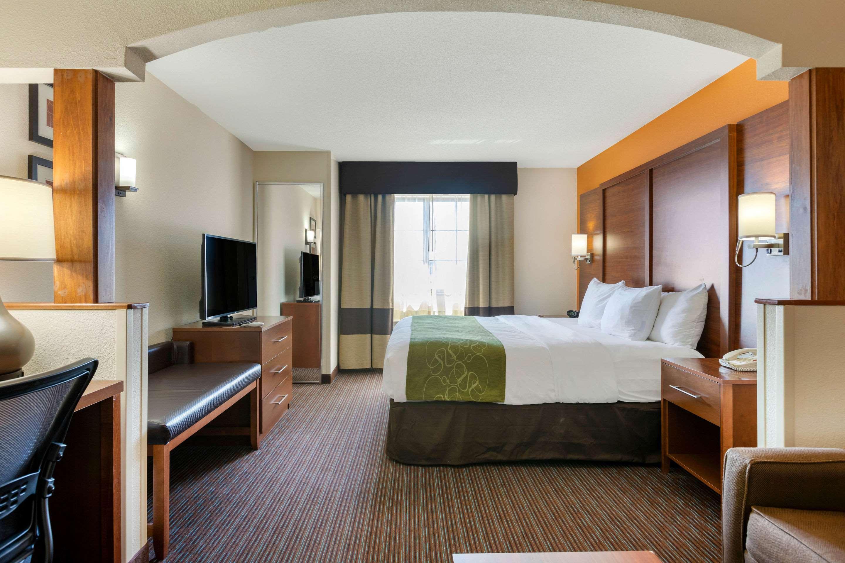 Comfort Suites Stevensville - St Joseph Екстериор снимка