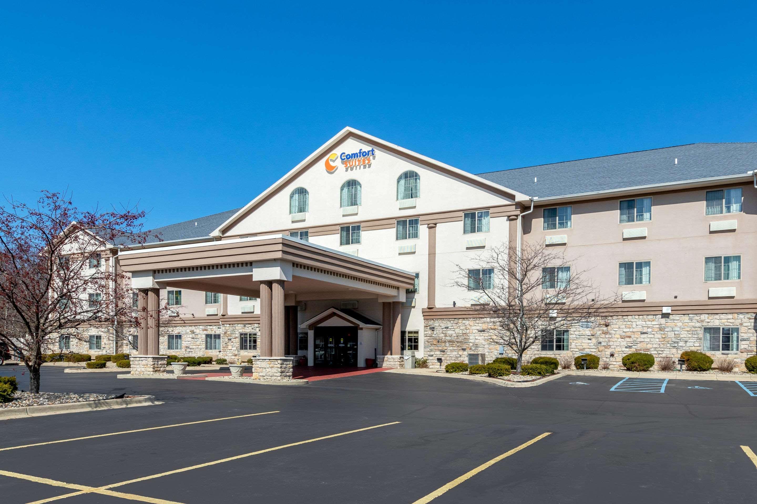 Comfort Suites Stevensville - St Joseph Екстериор снимка