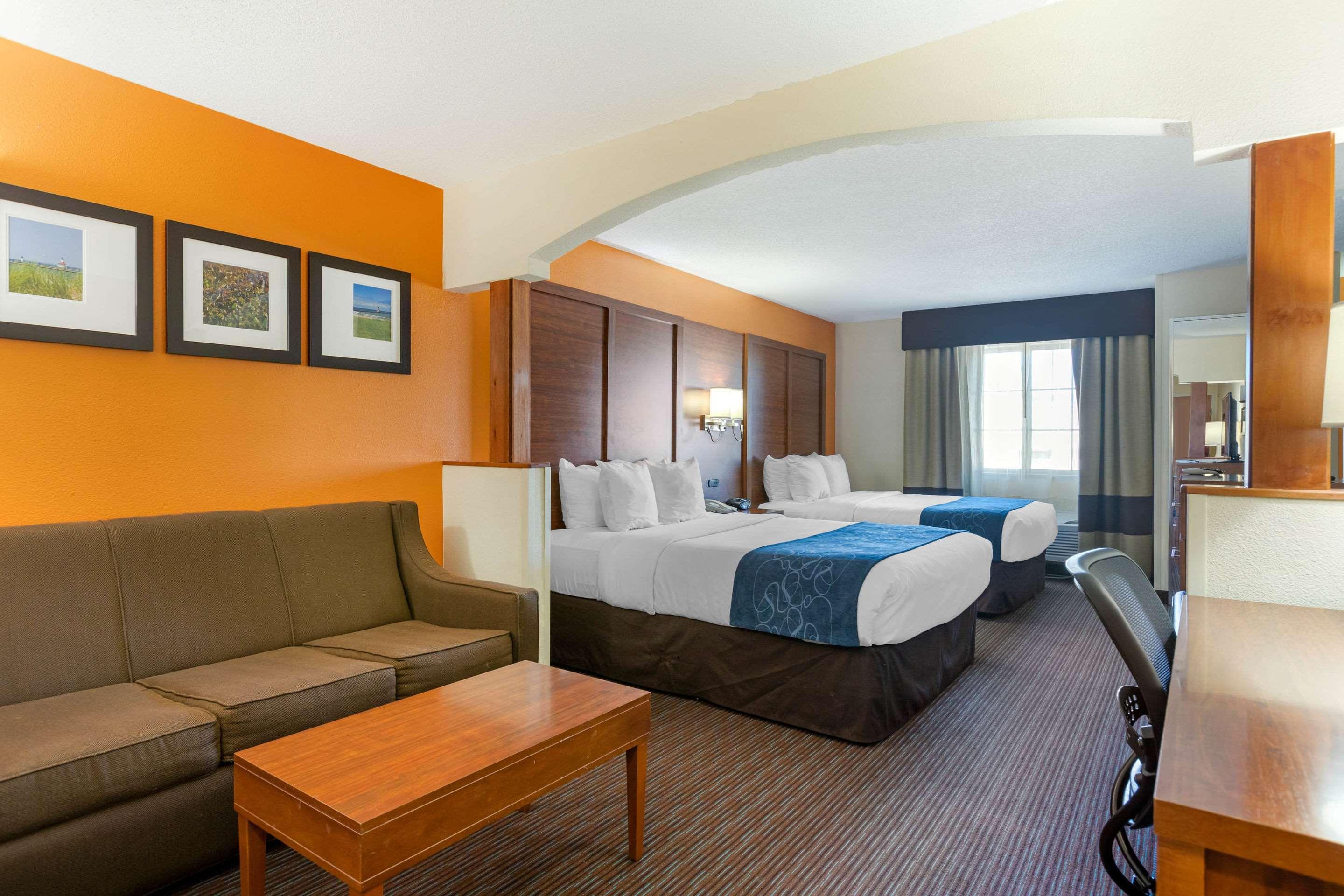 Comfort Suites Stevensville - St Joseph Екстериор снимка