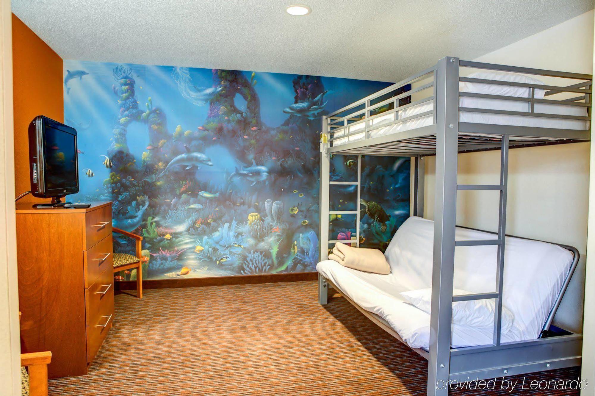 Comfort Suites Stevensville - St Joseph Екстериор снимка