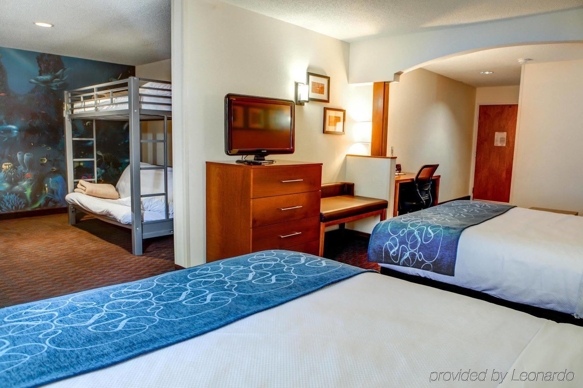 Comfort Suites Stevensville - St Joseph Екстериор снимка