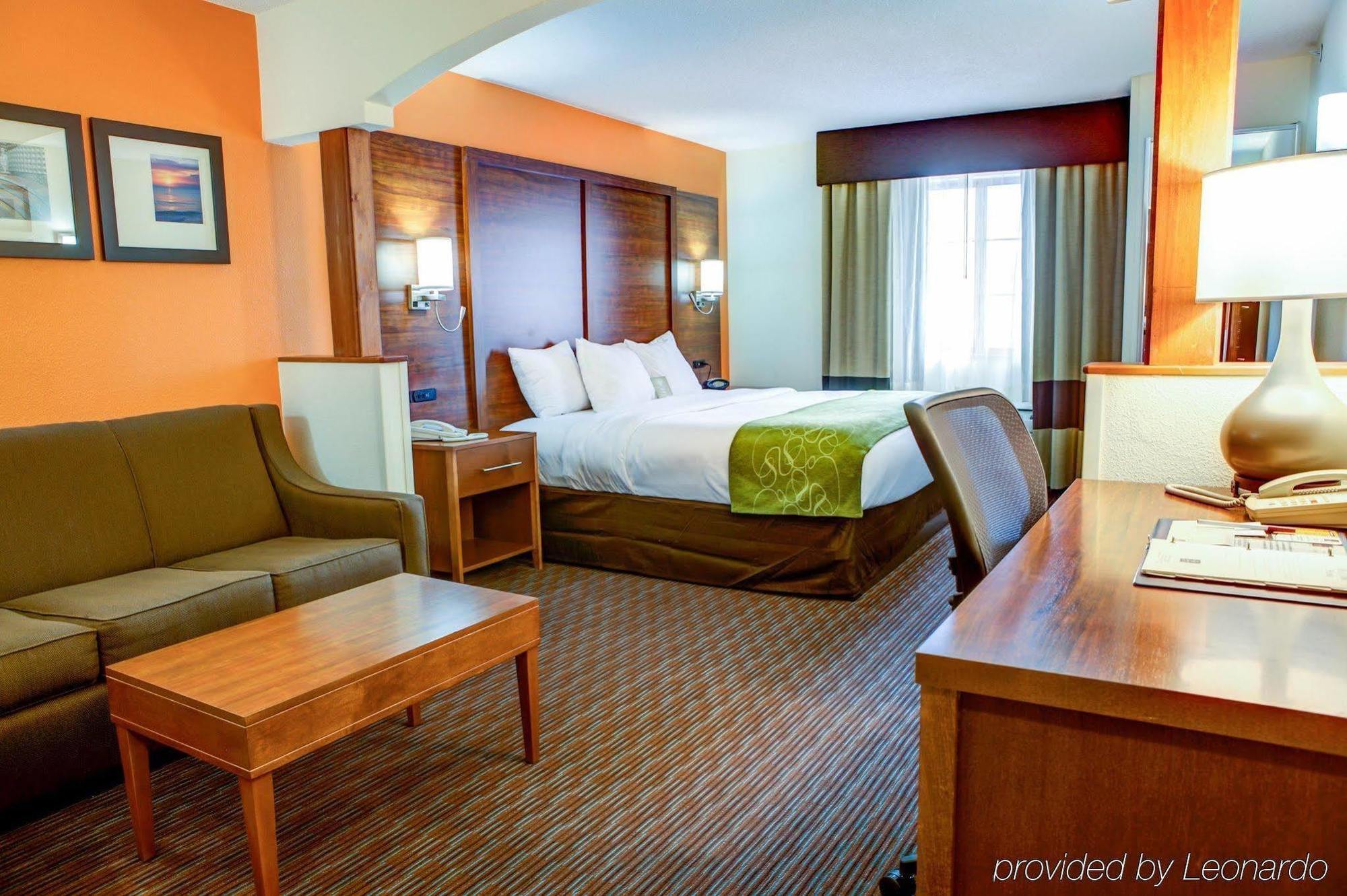 Comfort Suites Stevensville - St Joseph Екстериор снимка